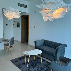 Golden Vacation Homes Continental Tower Marina Dubaj